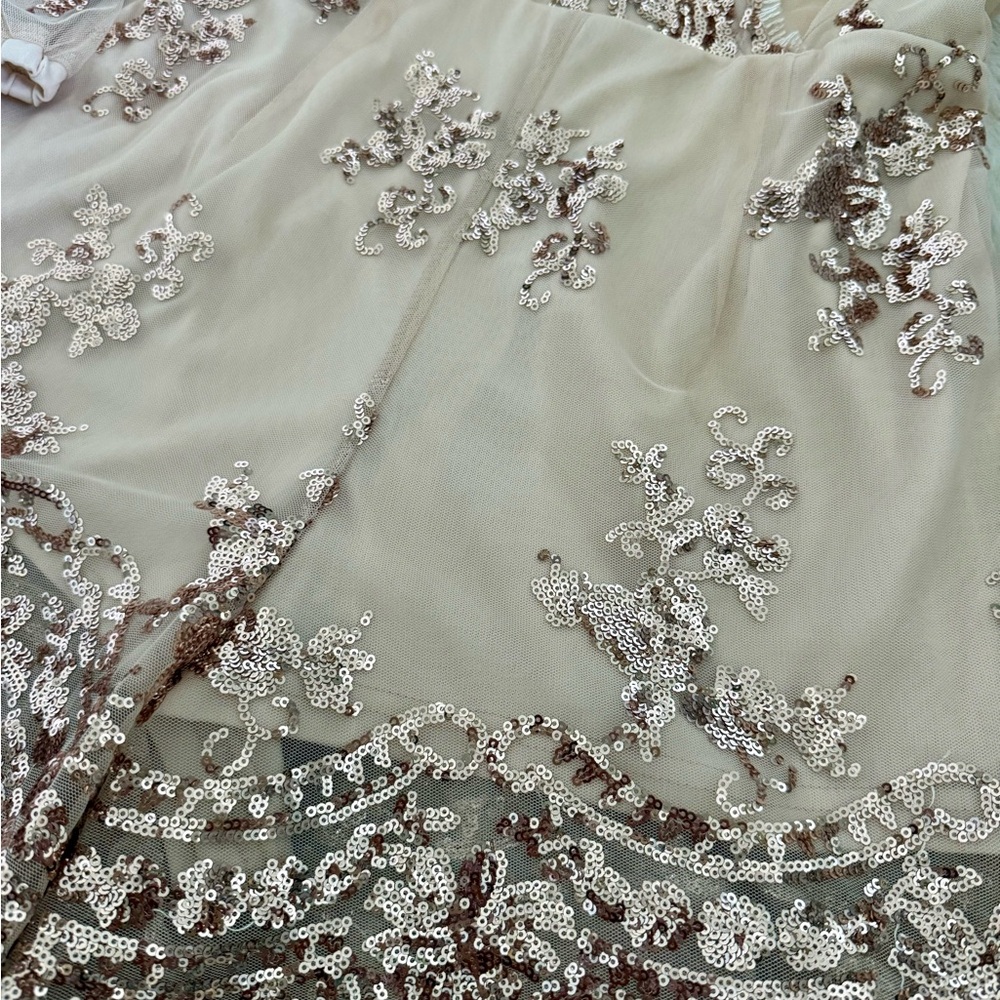 NWT! She + Sky Sequin Embellished Mesh Overlay Mini Floral Romper Medium - Picture 7 of 9